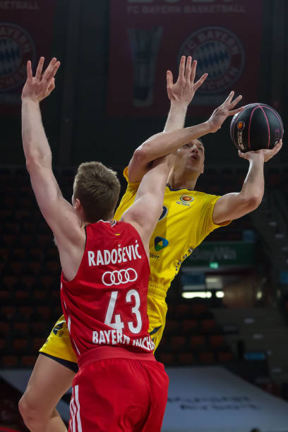 动日益激烈 动日益激烈