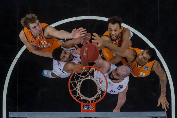 德科回到波 德科回到波